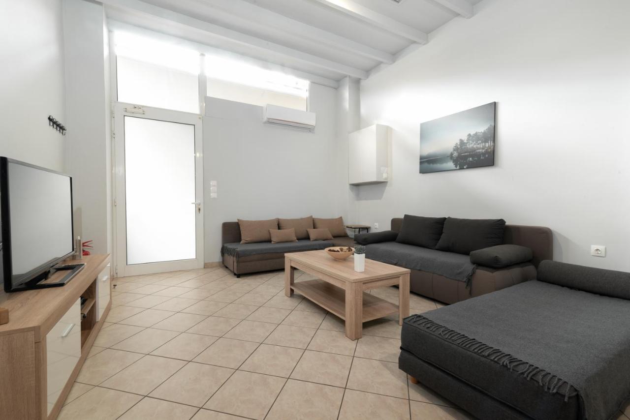 Spacious Apartment-600M From The Subway Athens Exterior photo